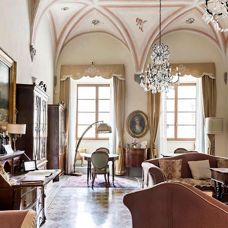 Residenza D'Epoca Palazzo Borghesi Bed & Breakfast Siena Exterior photo